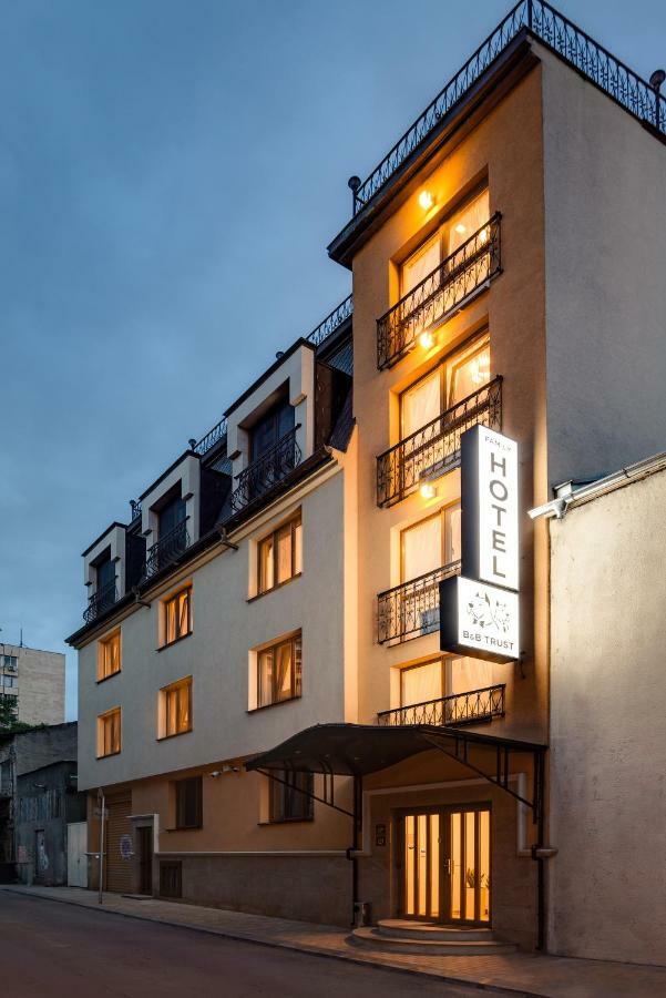 Family Hotel Anna Русе Екстер'єр фото