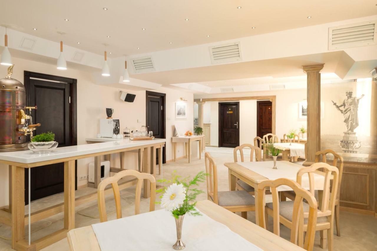 Family Hotel Anna Русе Екстер'єр фото